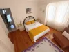 Villa Yellow 
