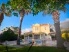 Villa Yellow 